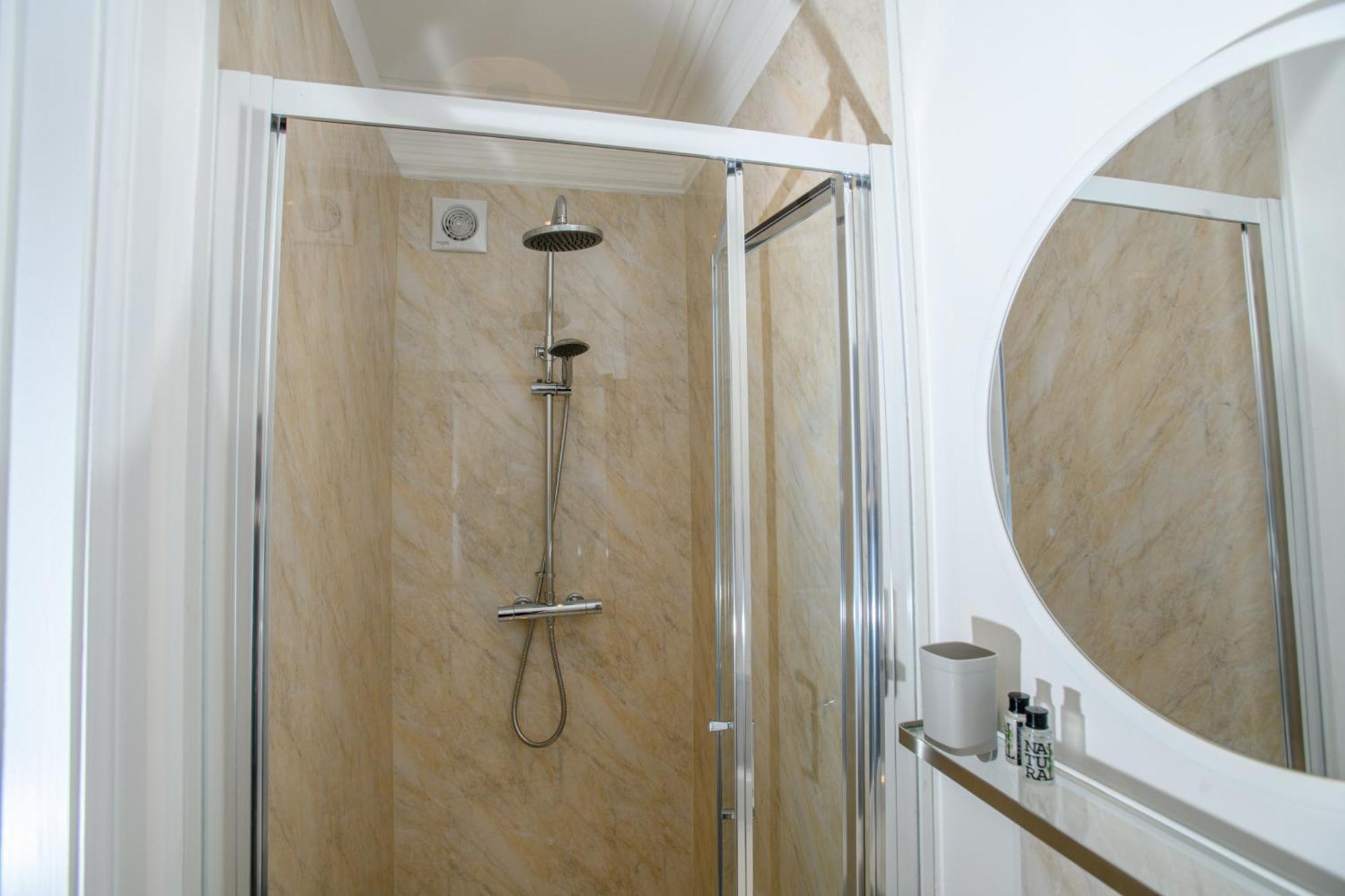 Tavmar Accommodation Линкольн Экстерьер фото
